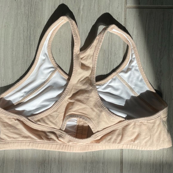 Bras 38. Racerback. - Picture 5 of 10